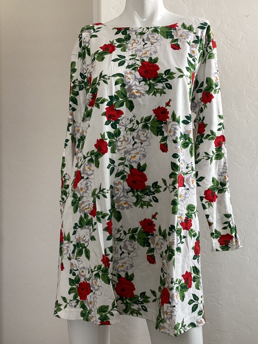 Brittany Nicole, NEW WITH TAGS, ptp 23.5”, long sleeves, white with red flowers